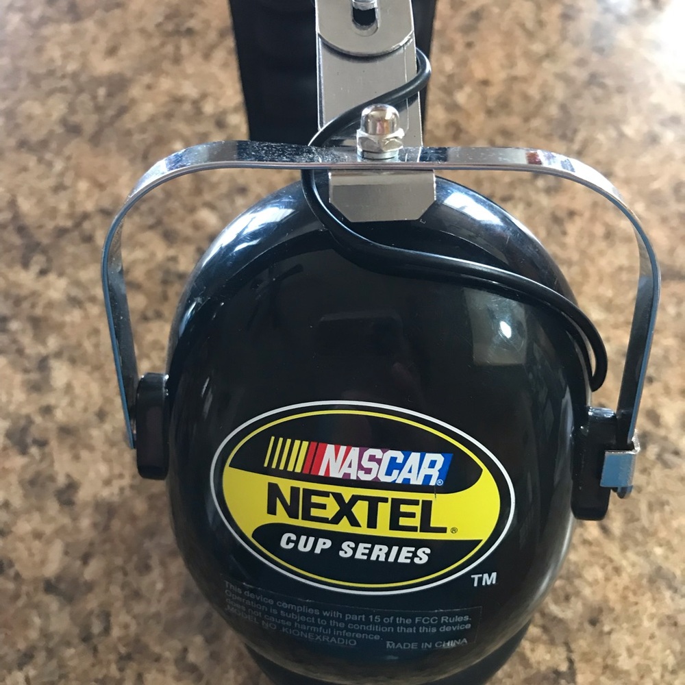 NEXTEL CUP SERIES NASCAR AM/FM HEADPHONES